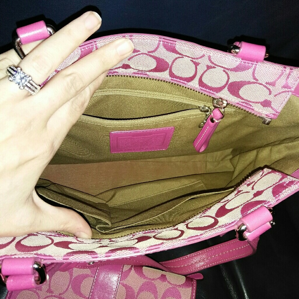 SOLD!!! 4 piece Coach bundle LOOK!! - Picture 3 of 7